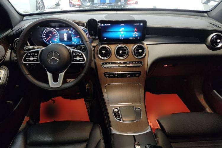 Used Mercedes-Benz GLC 2020 Facelifted GLC 300 L 4MATIC Luxury Edition Center Console