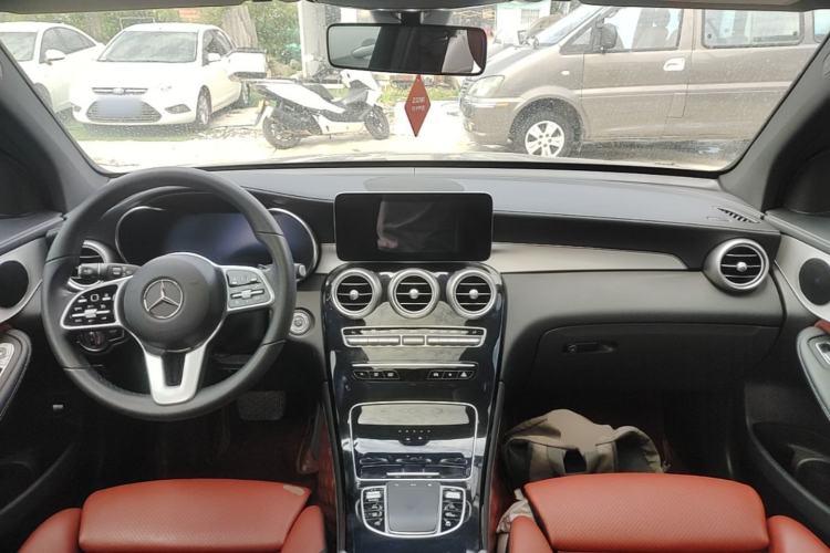 Used Mercedes-Benz GLC 2020 Facelifted GLC 260 L 4MATIC Dynamic Edition Center Console