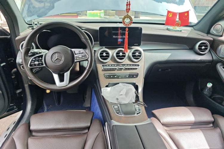 Used Mercedes-Benz GLC 2020 GLC 260 L 4MATIC Luxury Model Center Console