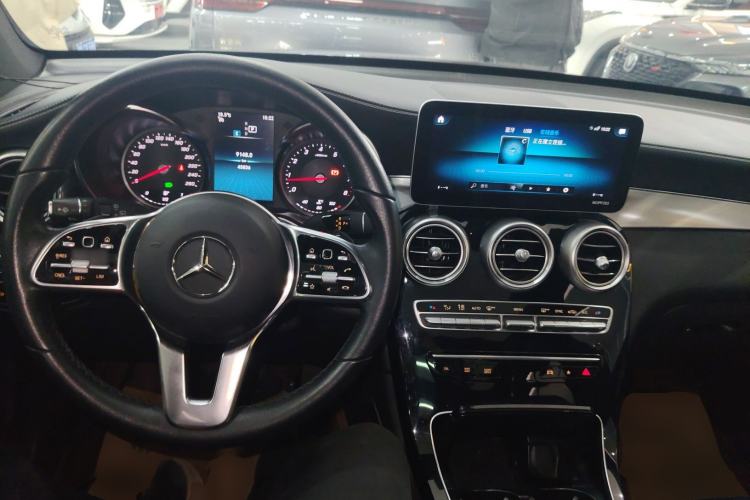Used Mercedes-Benz GLC 2020 GLC 260 L 4MATIC Dynamic Model Center Console
