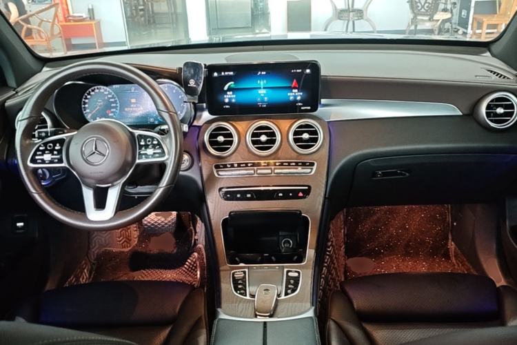 Used Mercedes-Benz GLC 2020 Facelift GLC 260 L 4MATIC Luxury Edition Center Console