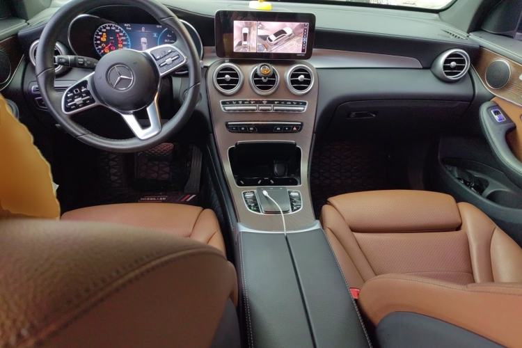 Used Mercedes-Benz GLC 2020 Facelift GLC 260 L 4MATIC Luxury Edition Center Console