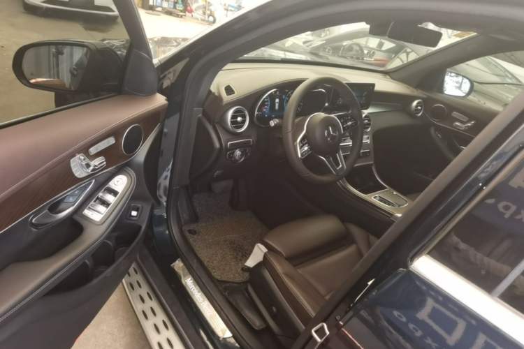Used Mercedes-Benz GLC 2020 Facelift GLC 300 L 4MATIC Dynamic Edition Driver Seat