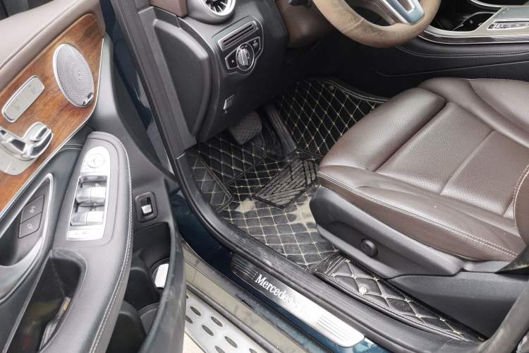 Used Mercedes-Benz GLC 2020 Facelifted GLC 300 L 4MATIC Luxury Edition Driver Seat