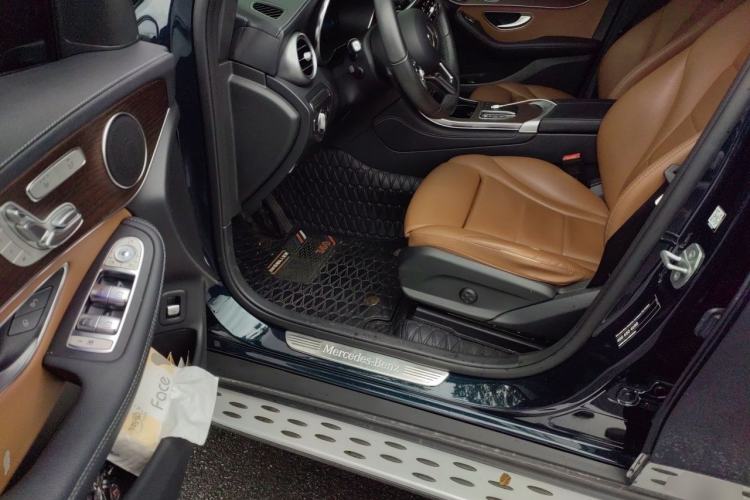 Used Mercedes-Benz GLC 2020 Facelift GLC 260 L 4MATIC Luxury Edition Driver Seat