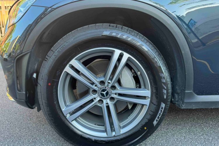 Used Mercedes-Benz GLC 2020 GLC 260 L 4MATIC Luxury Model Exterior 2