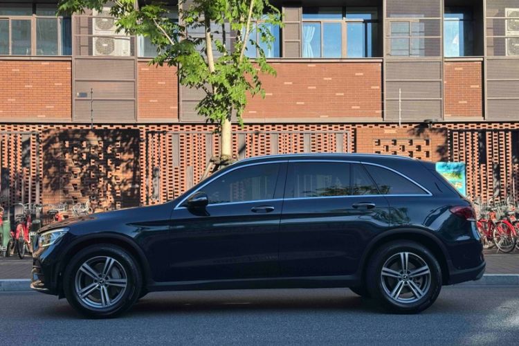 Used Mercedes-Benz GLC 2020 GLC 260 L 4MATIC Luxury Model Exterior 3