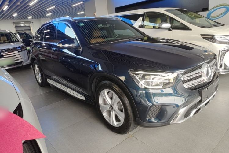 Used Mercedes-Benz GLC 2020 GLC 260 L 4MATIC Dynamic Model Front Right 45 Deg