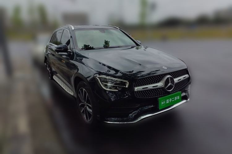 Used Mercedes-Benz GLC 2020 Facelift GLC 260 L 4MATIC Luxury Edition Front Right 45 Deg