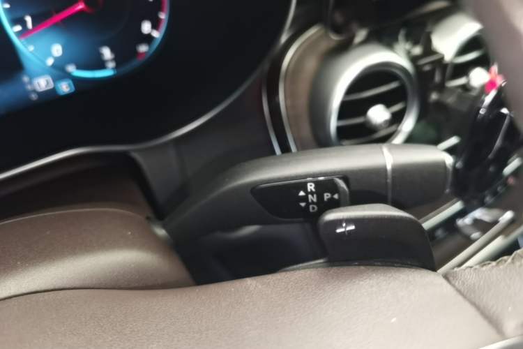 Used Mercedes-Benz GLC 2020 Facelift GLC 300 L 4MATIC Dynamic Edition Gear Lever