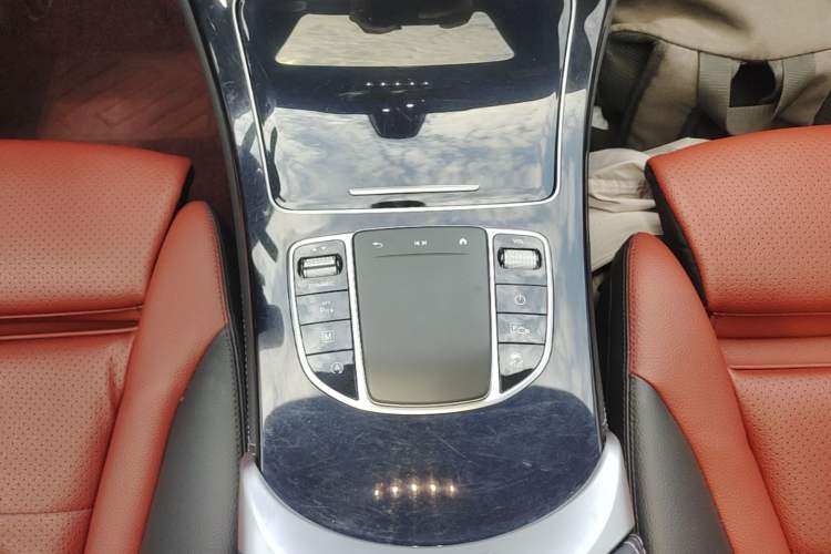 Used Mercedes-Benz GLC 2020 Facelifted GLC 260 L 4MATIC Dynamic Edition Gear Lever