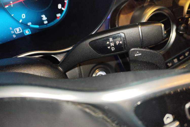 Used Mercedes-Benz GLC 2020 Facelift GLC 300 L 4MATIC Dynamic Edition Gear Lever