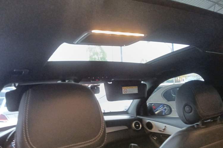 Used Mercedes-Benz GLC 2020 Facelifted GLC 260 L 4MATIC Dynamic Edition Headliner