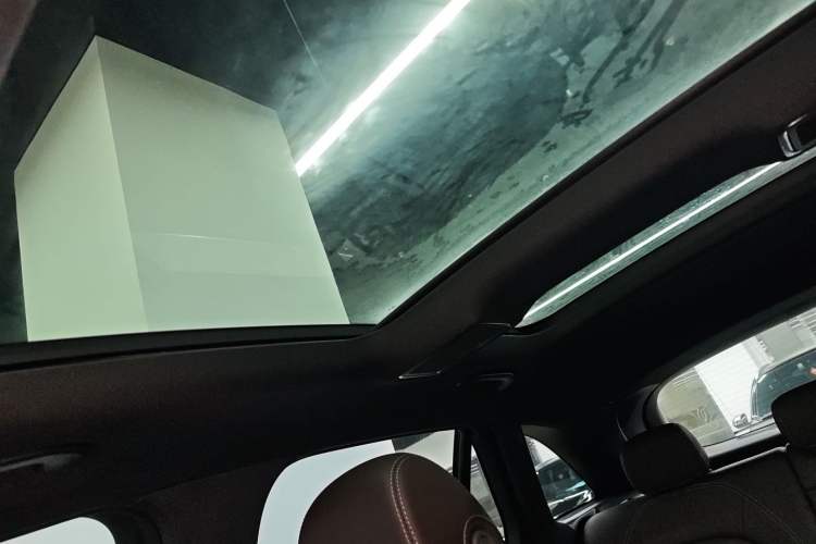 Used Mercedes-Benz GLC 2020 Facelifted GLC 260 L 4MATIC Dynamic Edition Headliner