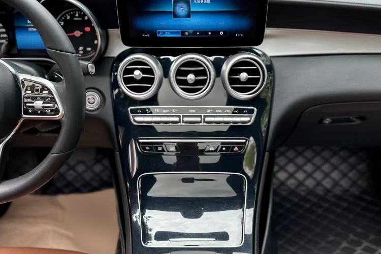 Used Mercedes-Benz GLC 2020 GLC 260 L 4MATIC Dynamic Model Interior 4