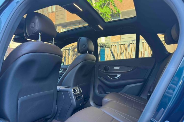 Used Mercedes-Benz GLC 2020 GLC 260 L 4MATIC Luxury Model Interior 4