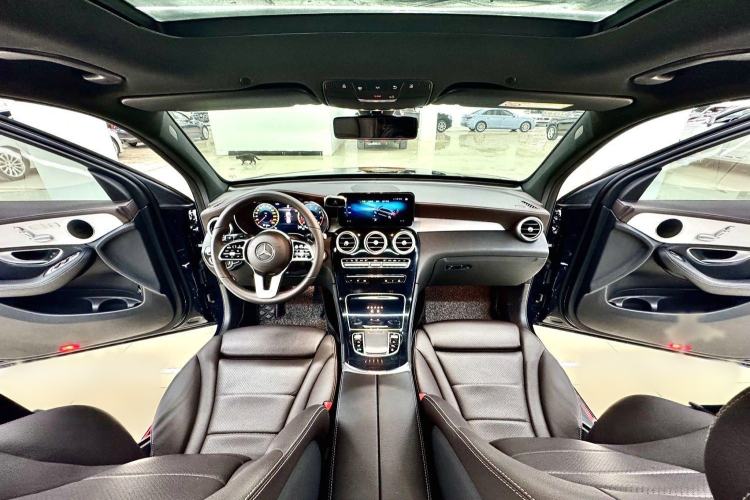 Used Mercedes-Benz GLC 2020 Facelifted GLC 260 L 4MATIC Dynamic Edition Interior 4