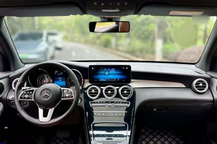Used Mercedes-Benz GLC 2020 GLC 260 L 4MATIC Dynamic Model Interior 5
