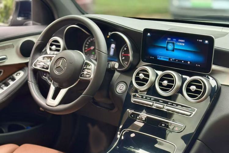 Used Mercedes-Benz GLC 2020 GLC 260 L 4MATIC Dynamic Model Interior 6