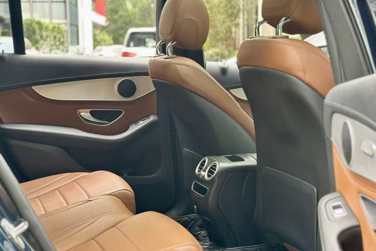 Used Mercedes-Benz GLC 2020 GLC 260 L 4MATIC Dynamic Model Interior 7