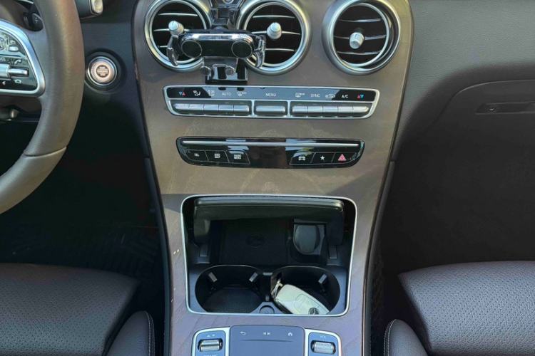 Used Mercedes-Benz GLC 2020 GLC 260 L 4MATIC Luxury Model Interior 7