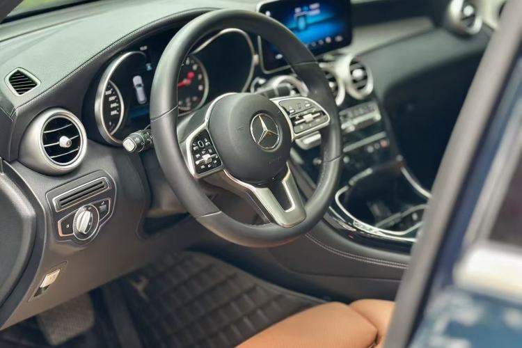Used Mercedes-Benz GLC 2020 GLC 260 L 4MATIC Dynamic Model Interior 8