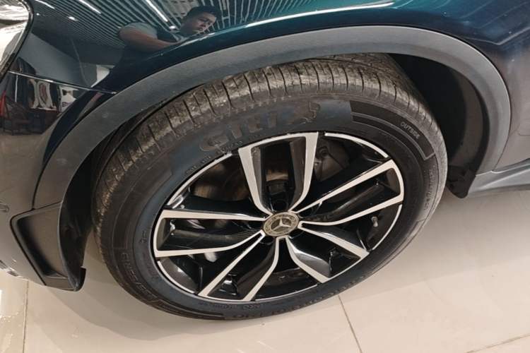 Used Mercedes-Benz GLC 2020 Facelift GLC 260 L 4MATIC Luxury Edition Left Front Wheel Hub