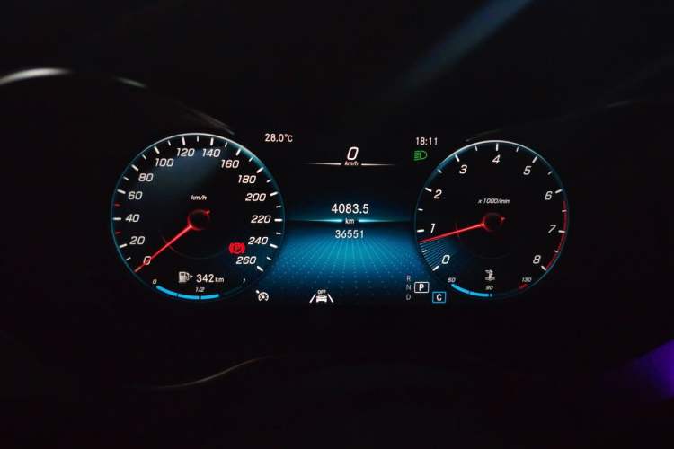 Used Mercedes-Benz GLC 2020 GLC 300 L 4MATIC Dynamic Edition Odometer Close Up