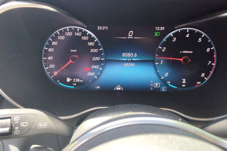 Used Mercedes-Benz GLC 2020 GLC 300 L 4MATIC Dynamic Edition Odometer Close Up