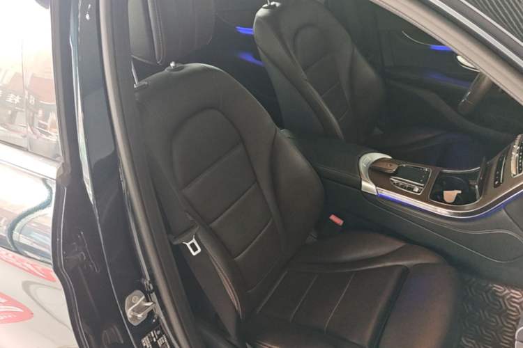 Used Mercedes-Benz GLC 2020 Facelift GLC 260 L 4MATIC Luxury Edition Right Front Seat