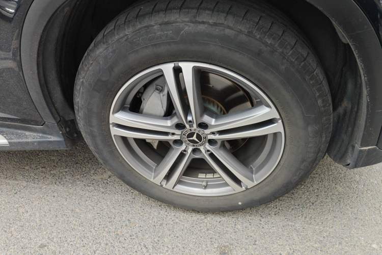 Used Mercedes-Benz GLC 2020 Facelifted GLC 260 L 4MATIC Dynamic Edition Right Front Wheel Hub