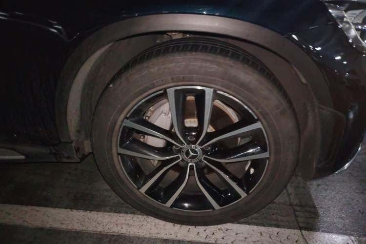 Used Mercedes-Benz GLC 2020 GLC 300 L 4MATIC Dynamic Edition Right Front Wheel Hub