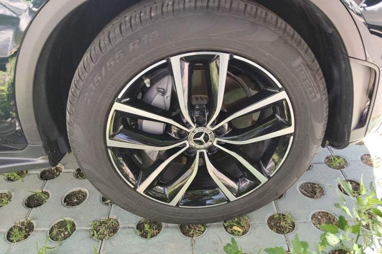 Used Mercedes-Benz GLC 2020 GLC 300 L 4MATIC Dynamic Edition Right Front Wheel Hub