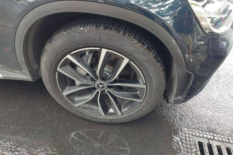 Used Mercedes-Benz GLC 2020 Facelift GLC 260 L 4MATIC Luxury Edition Right Front Wheel Hub