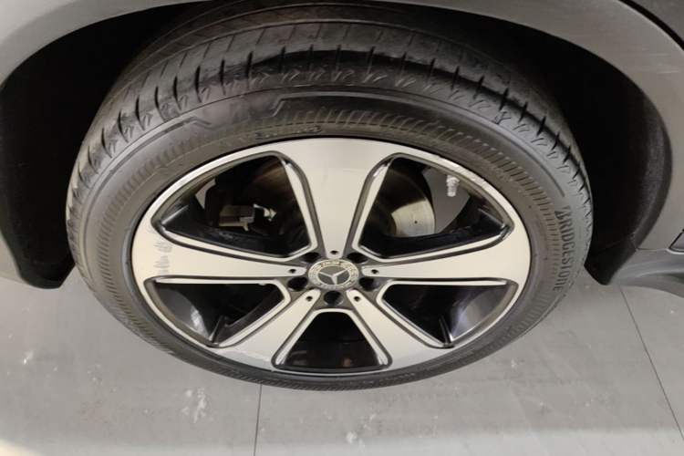 Used Mercedes-Benz GLC 2020 Facelifted GLC 300 L 4MATIC Luxury Edition Right Rear Wheel Hub