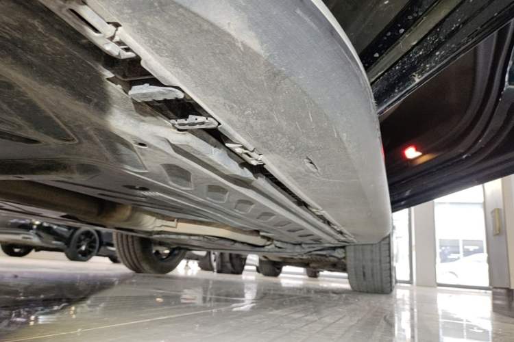 Used Mercedes-Benz GLC 2020 Facelifted GLC 300 L 4MATIC Luxury Edition Right Side Sill