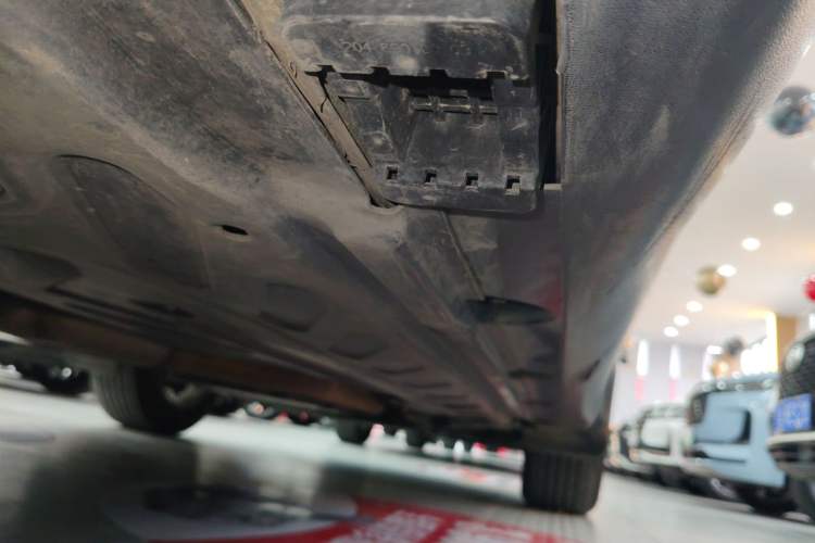 Used Mercedes-Benz GLC 2020 GLC 260 L 4MATIC Dynamic Model Right Side Sill
