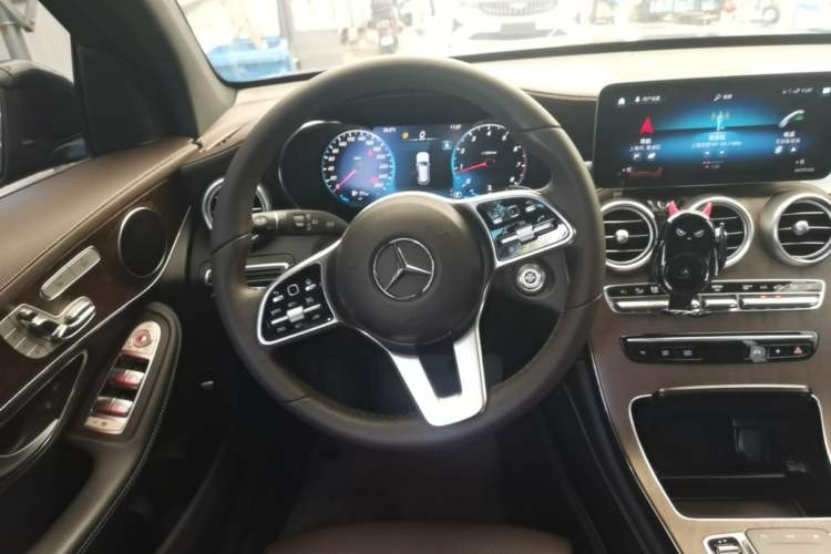Used Mercedes-Benz GLC 2020 Facelift GLC 300 L 4MATIC Dynamic Edition Steering Wheel