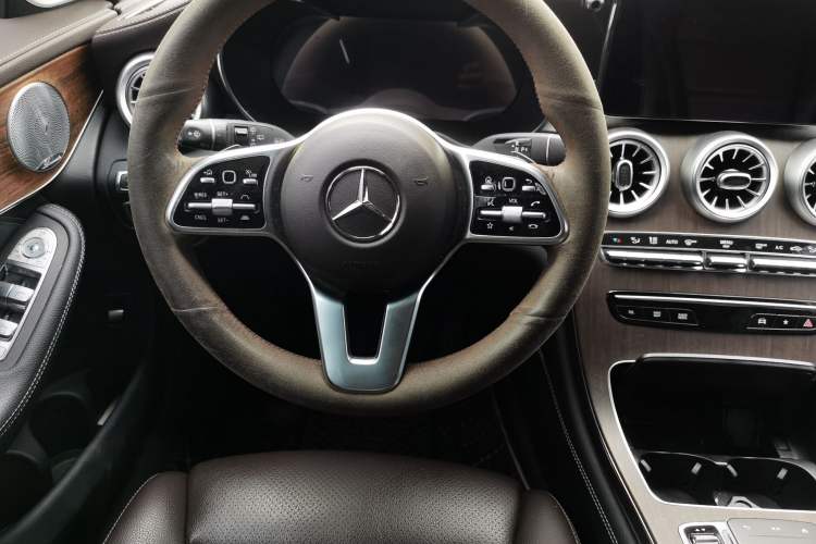 Used Mercedes-Benz GLC 2020 Facelifted GLC 300 L 4MATIC Luxury Edition Steering Wheel