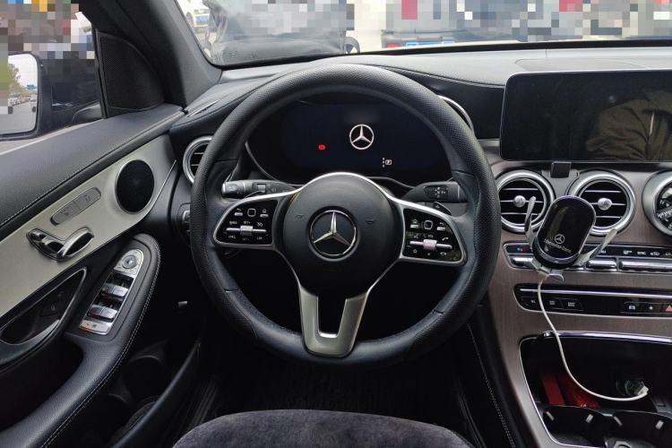 Used Mercedes-Benz GLC 2020 Facelifted GLC 260 L 4MATIC Dynamic Edition Steering Wheel