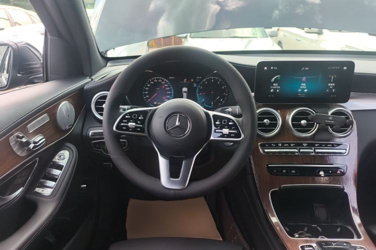 Used Mercedes-Benz GLC 2020 Facelift GLC 300 L 4MATIC Dynamic Edition Steering Wheel