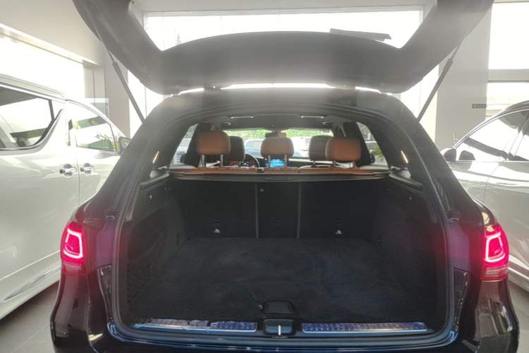 Used Mercedes-Benz GLC 2020 GLC 260 L 4MATIC Dynamic Model Trunk