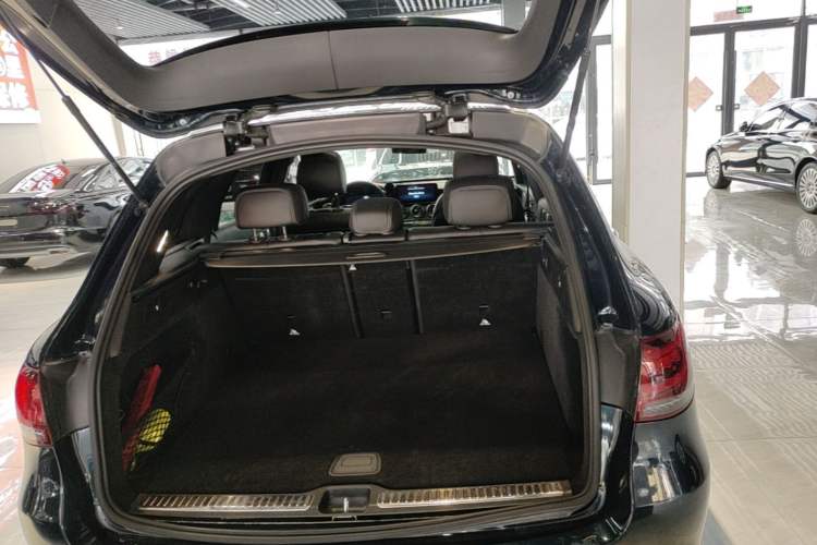 Used Mercedes-Benz GLC 2020 Facelifted GLC 300 L 4MATIC Luxury Edition Trunk