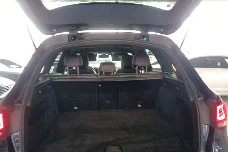 Used Mercedes-Benz GLC 2020 Facelifted GLC 260 L 4MATIC Dynamic Edition Trunk