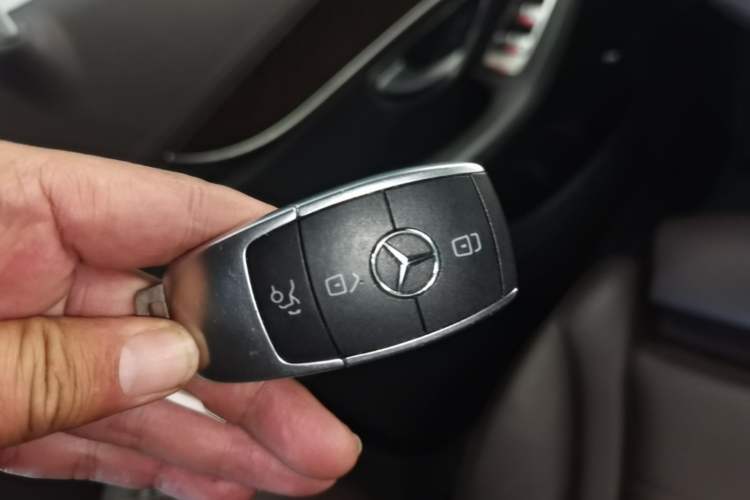 Used Mercedes-Benz GLC 2020 Facelift GLC 300 L 4MATIC Dynamic Edition Vehicle Key