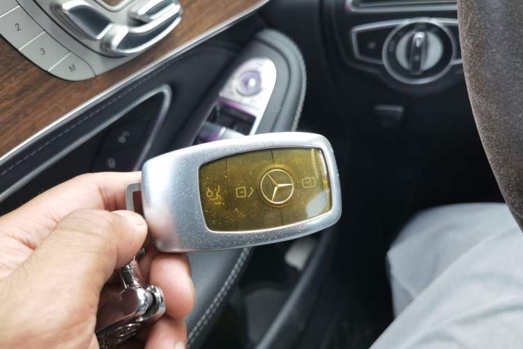 Used Mercedes-Benz GLC 2020 Facelifted GLC 300 L 4MATIC Luxury Edition Vehicle Key