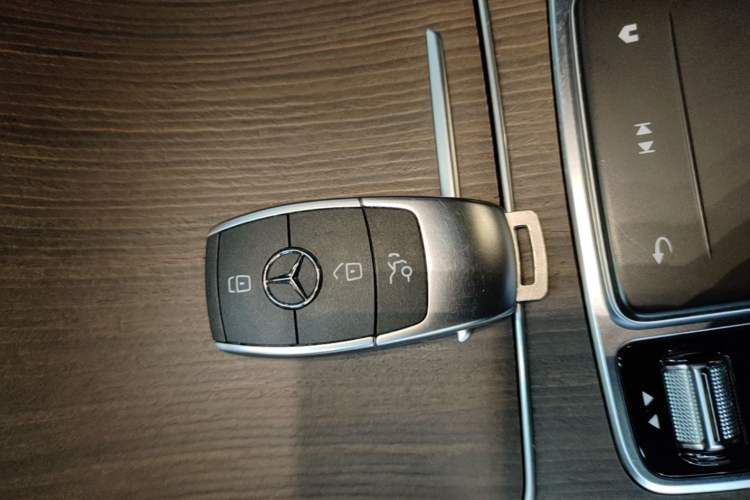 Used Mercedes-Benz GLC 2020 Facelifted GLC 300 L 4MATIC Luxury Edition Vehicle Key