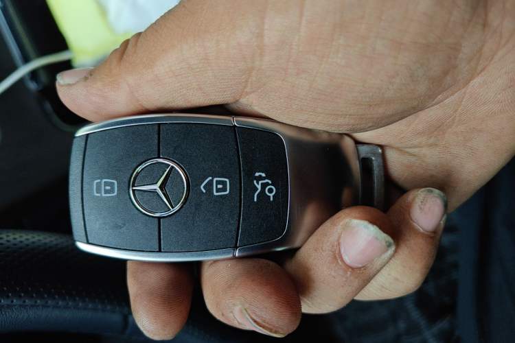 Used Mercedes-Benz GLC 2020 Facelifted GLC 260 L 4MATIC Dynamic Edition Vehicle Key