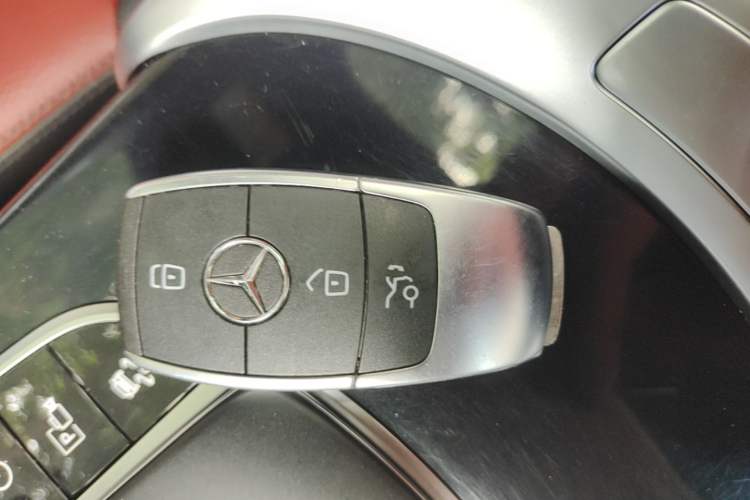 Used Mercedes-Benz GLC 2020 Facelifted GLC 260 L 4MATIC Dynamic Edition Vehicle Key