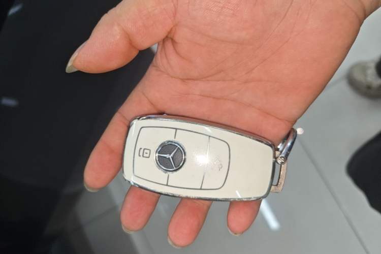 Used Mercedes-Benz GLC 2020 GLC 260 L 4MATIC Luxury Model Vehicle Key